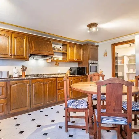 Holiday home Hervorragende Auf Einem Huegel Mit 360-grad-blick Ueber Zwei Buchten