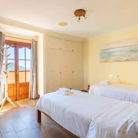 Hervorragende Auf Einem Huegel Mit 360-grad-blick Ueber Zwei Buchten Holiday home *