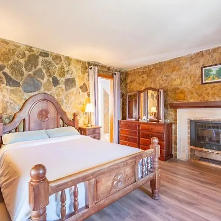 Holiday home Hervorragende Auf Einem Huegel Mit 360-grad-blick Ueber Zwei Buchten *
