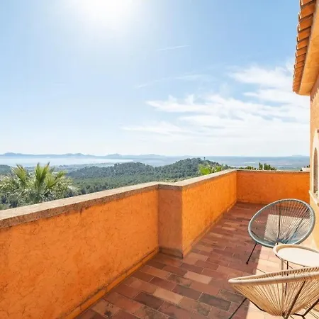 Hervorragende Auf Einem Huegel Mit 360-grad-blick Ueber Zwei Buchten Alcudia (Mallorca)